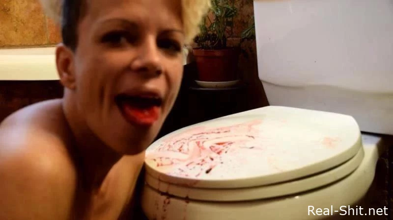 Filthy Whore - Juicy_Julia - Toys Scat, Wc, Spit Into Defecation