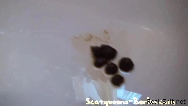 rubber scatqueen shits - Thefartbabes - Closeup Feces, Smearing Shit, Scat Fuck