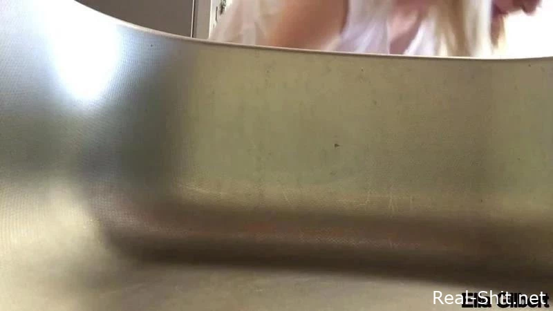 Small Kitchen Sink Poop - EllaGilbert - Scat Eating, Sexyscatforyou, Deliciously Shit