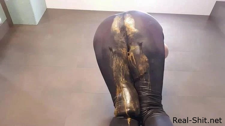 thefartbabes - Leather Leggings Diarrhea - Perverts To Scat, Lesbo Scat, Videos De Scat