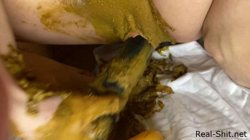 Dirty Fisting Pussy Smeared In Shit with P00gir Big Dildo - New Scat Solo, Dildo Play In Shit, Extreme Scat Girls